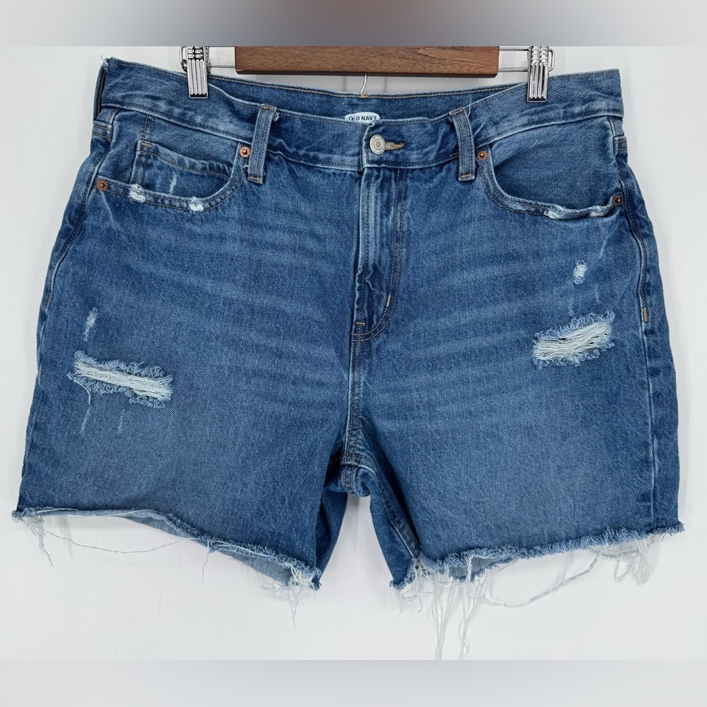 Old Navy Women's Distressed Blue Denim Jean Shorts Basic Size 14 100% Cotton - Picture 1 of 6